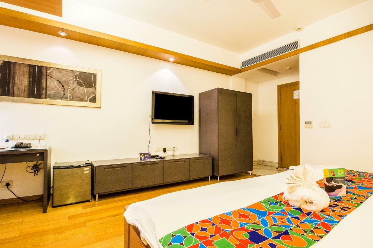 Fabhotel Raj Darbar Гургаон Екстериор снимка