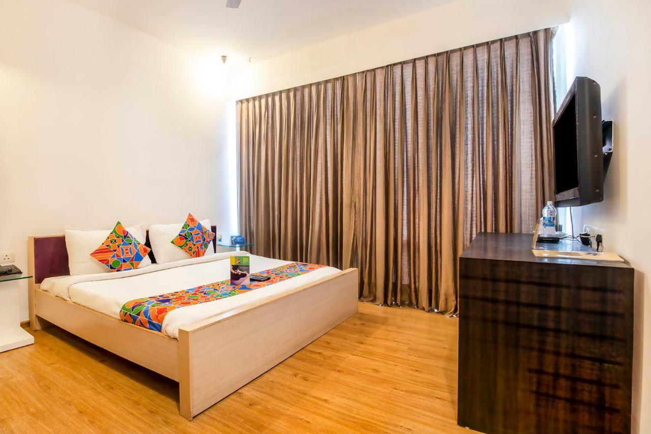 Fabhotel Raj Darbar Гургаон Екстериор снимка