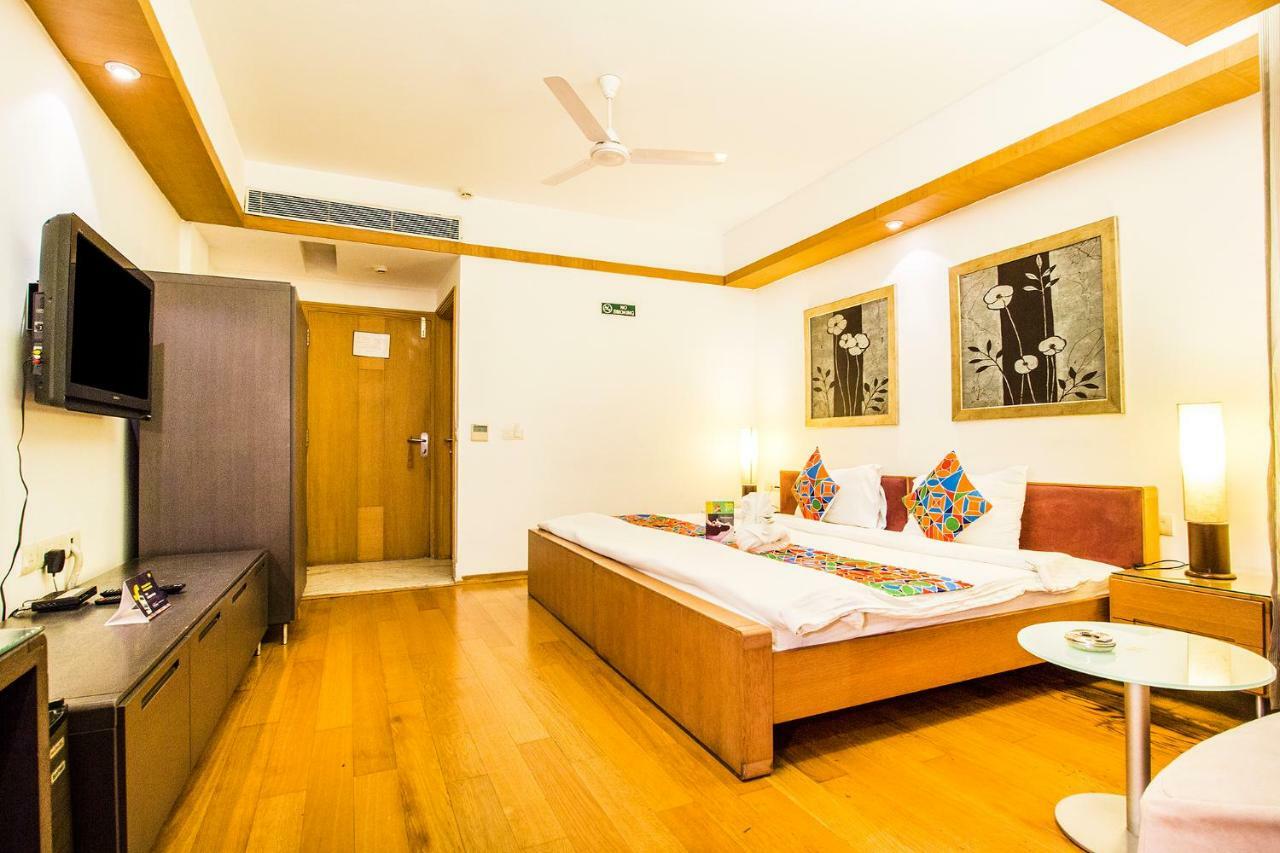 Fabhotel Raj Darbar Гургаон Екстериор снимка