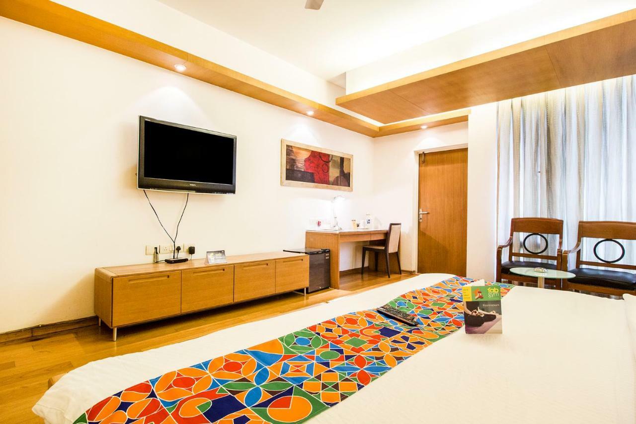 Fabhotel Raj Darbar Гургаон Екстериор снимка