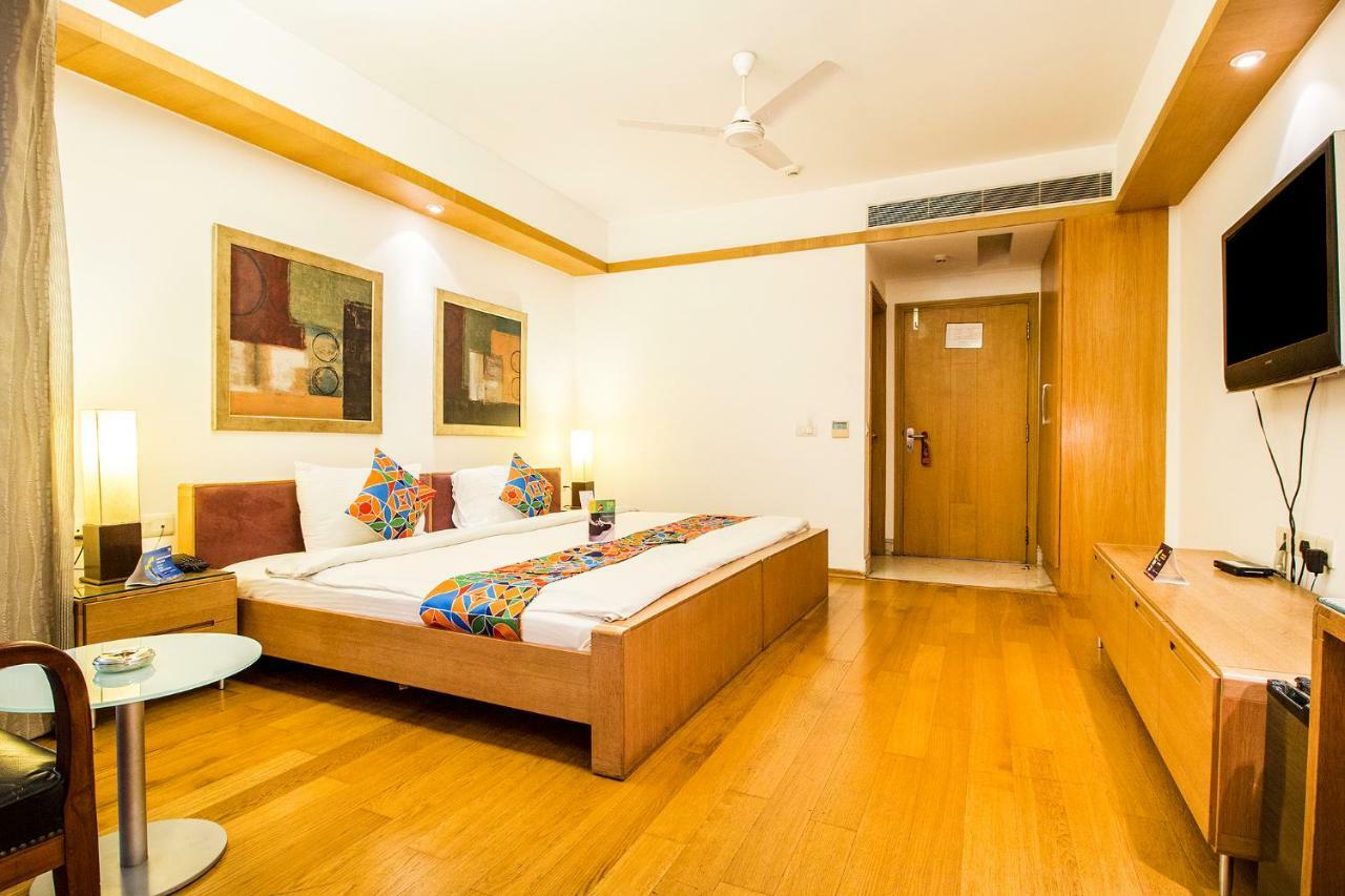 Fabhotel Raj Darbar Гургаон Екстериор снимка