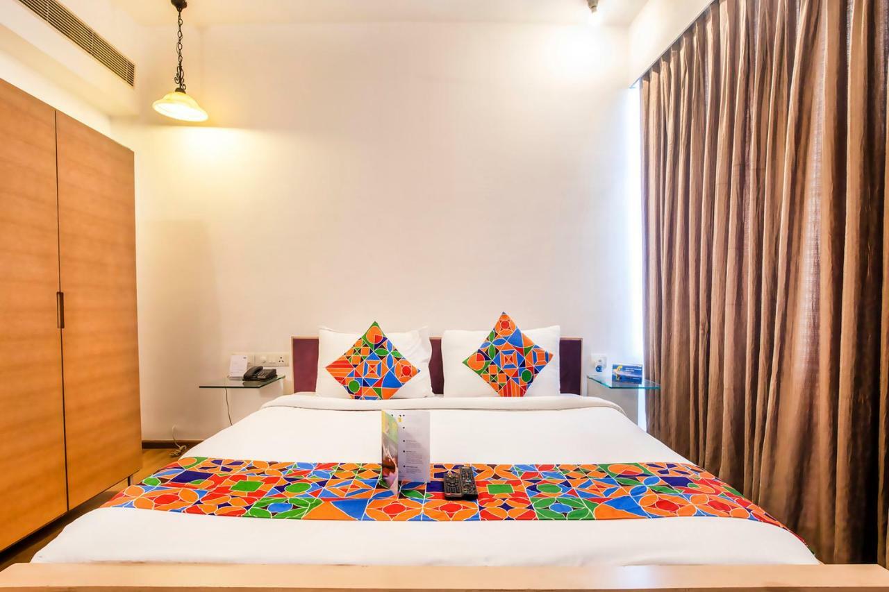 Fabhotel Raj Darbar Гургаон Екстериор снимка