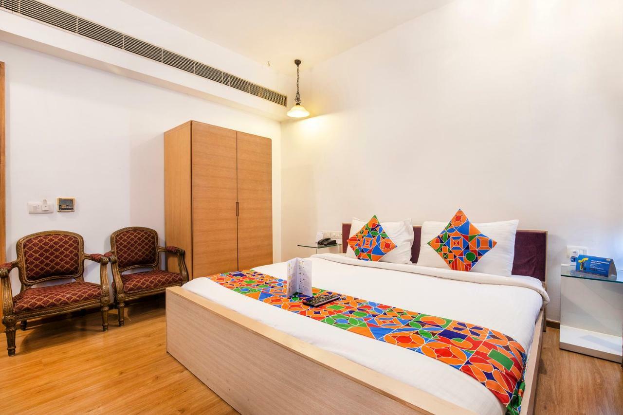 Fabhotel Raj Darbar Гургаон Екстериор снимка