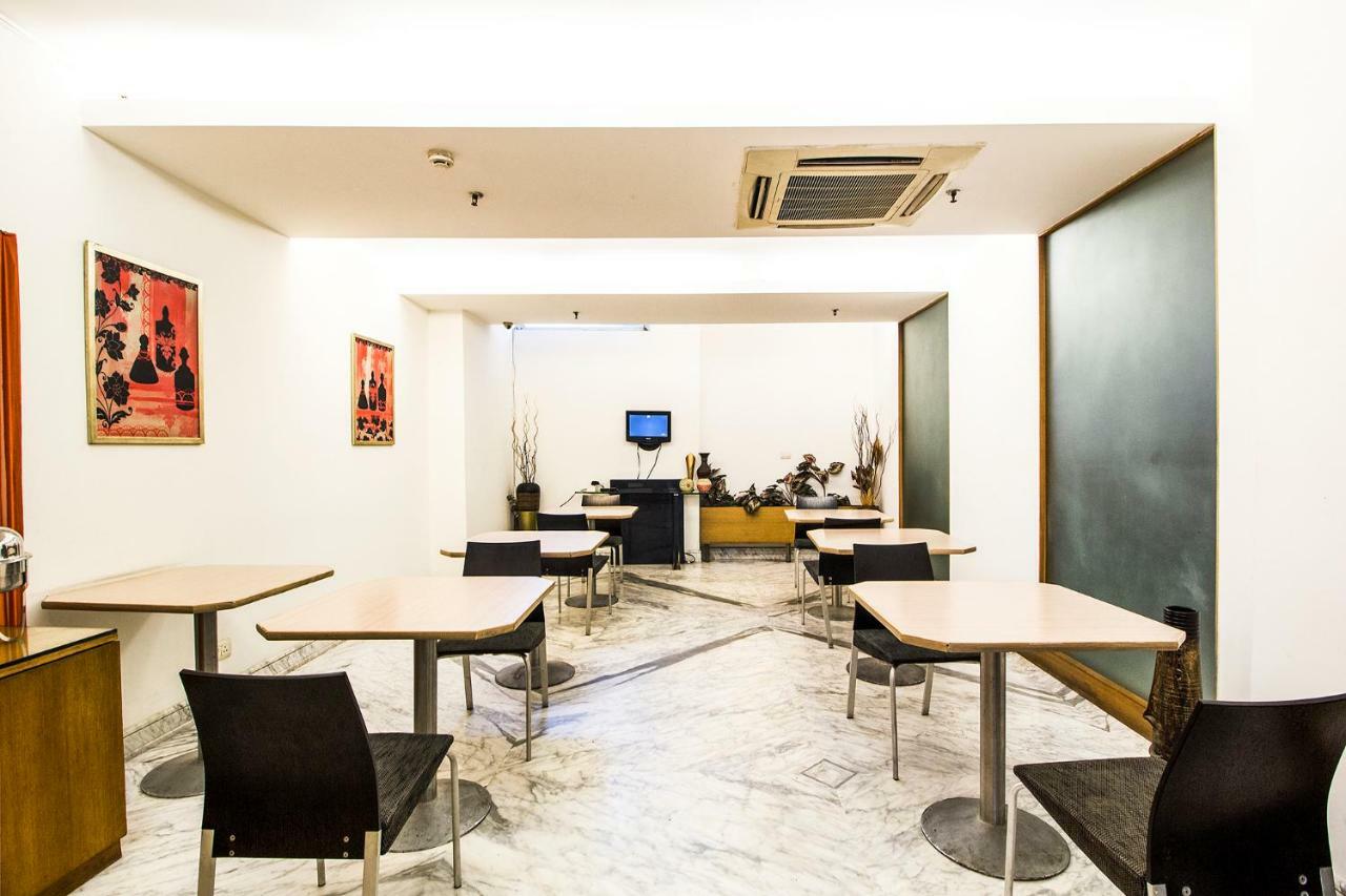 Fabhotel Raj Darbar Гургаон Екстериор снимка